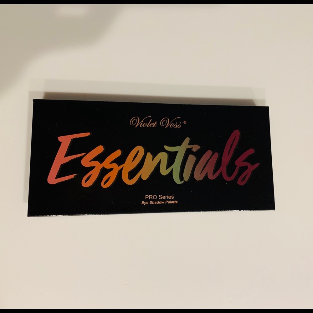 Violet Voss Essentials eyeshadow palette